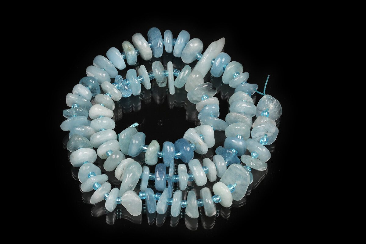 Sirag aquamarine nuggets 8-11x9-14x1,5-5mm