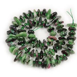 Mărgele ruby zoisite chips mare 4-5x8-12 mm (sirag)