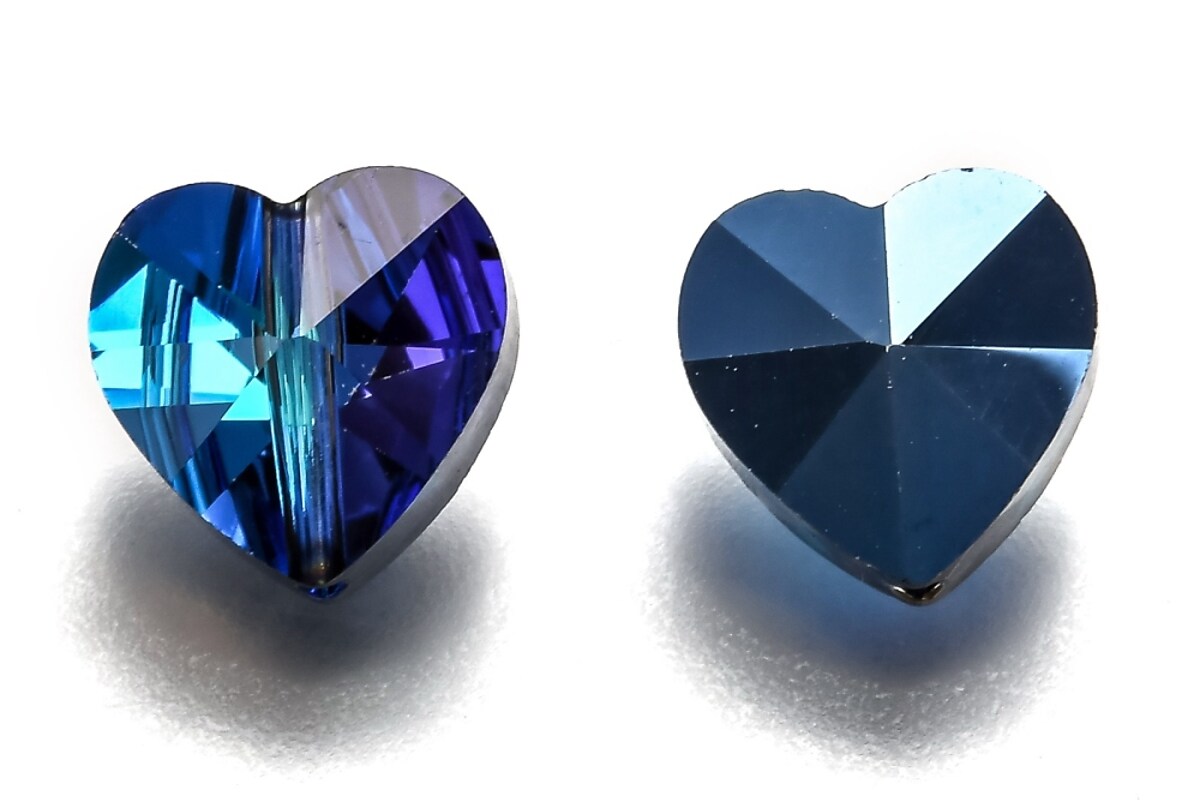 Margele de sticla inima fatetata 10x10x7mm - albastru cu reflexii