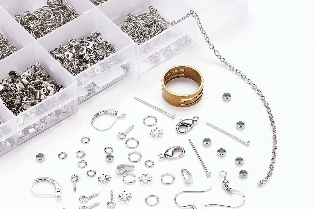 Margele set creativ, cutie 17,4x10x2cm cu 1630 accesorii metalice argintiu inchis