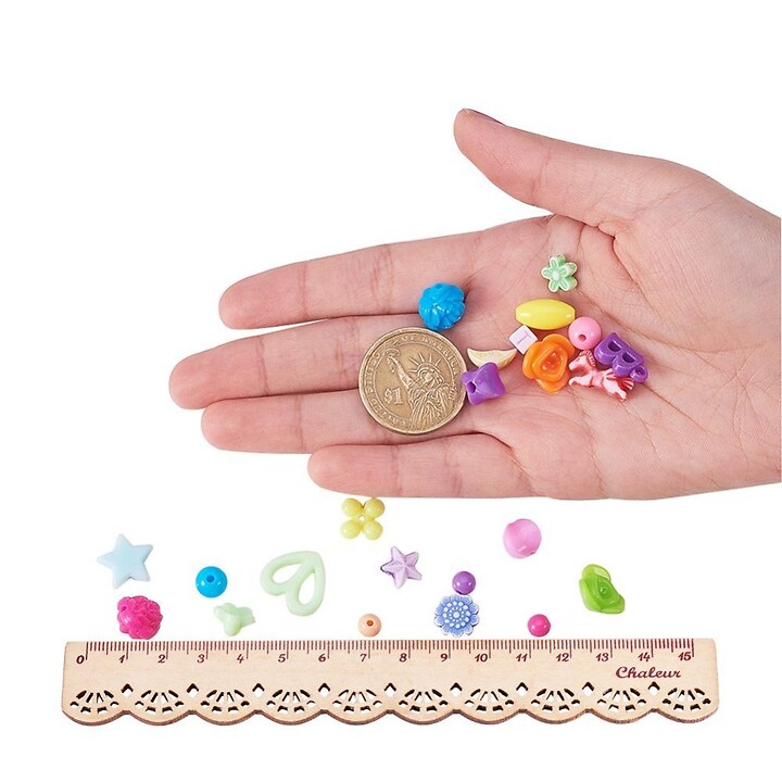 Margele set creativ, cutie 18,5x12,5x2,2cm cu 600 buc. margele plastic si accesorii