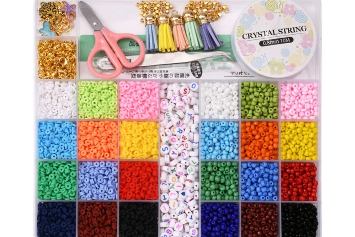 Margele set creativ, cutie 20x22,5x1,9cm cu 240 gr. si 455 buc. margele heishi, margele de nisip, litere si accesorii