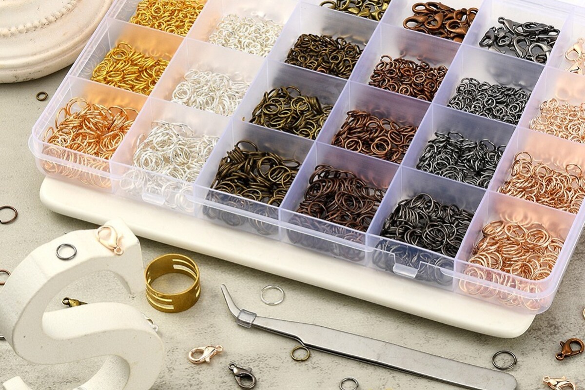Margele set creativ, cutie 19x13,5x1,9cm cu 2340 buc. accesorii bijuterii din metal in 6 culori