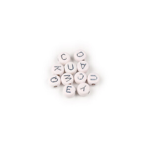 Margele cu litere din plastic, plate 7mm, 100 buc, alb cu litere argintii