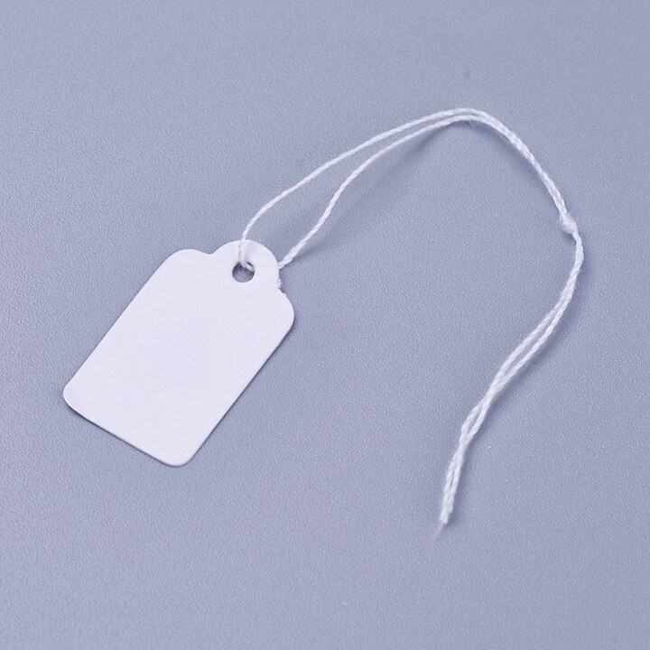 Etichete albe pentru pret cu ata atasata 2,3x1,3cm (aprox. 100buc.)