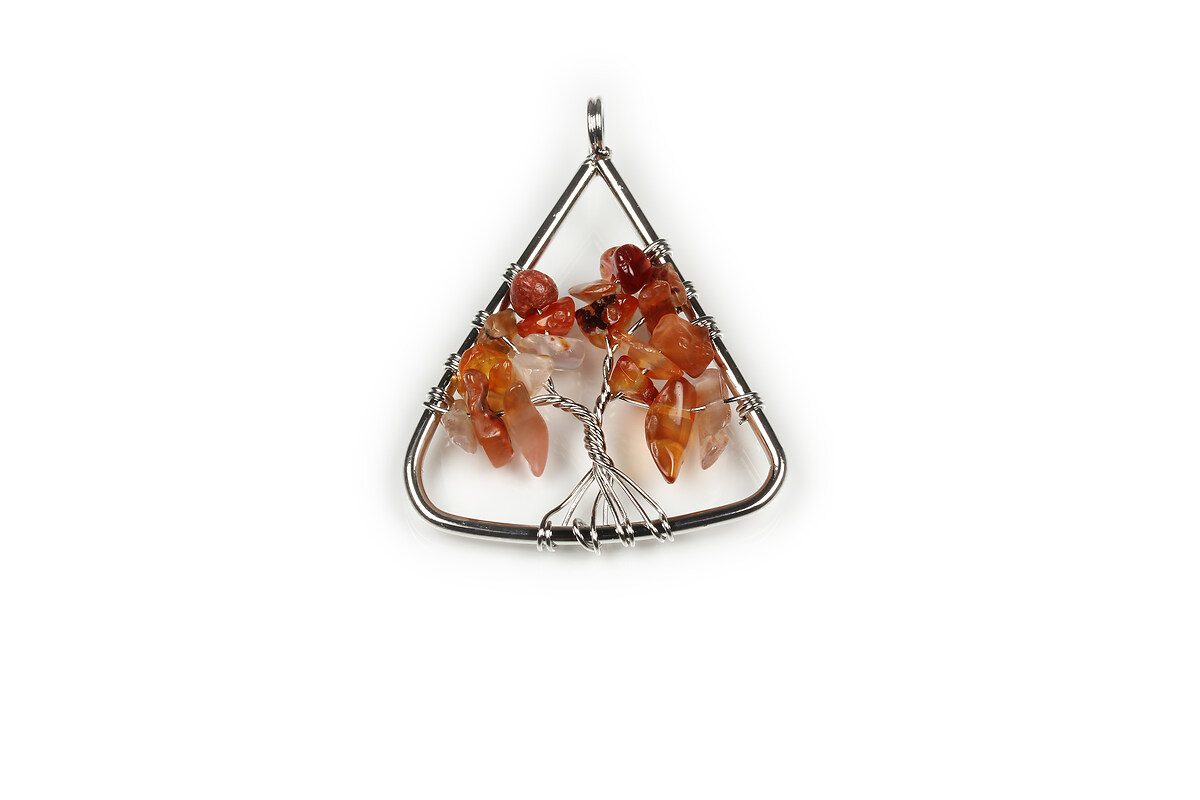 Pandantiv wire wrap argintiu inchis copacul vietii agate rosii