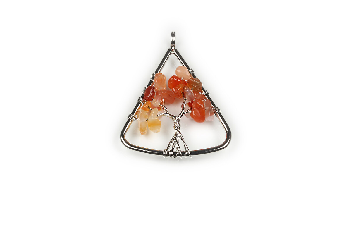 Pandantiv wire wrap argintiu inchis copacul vietii agate rosii