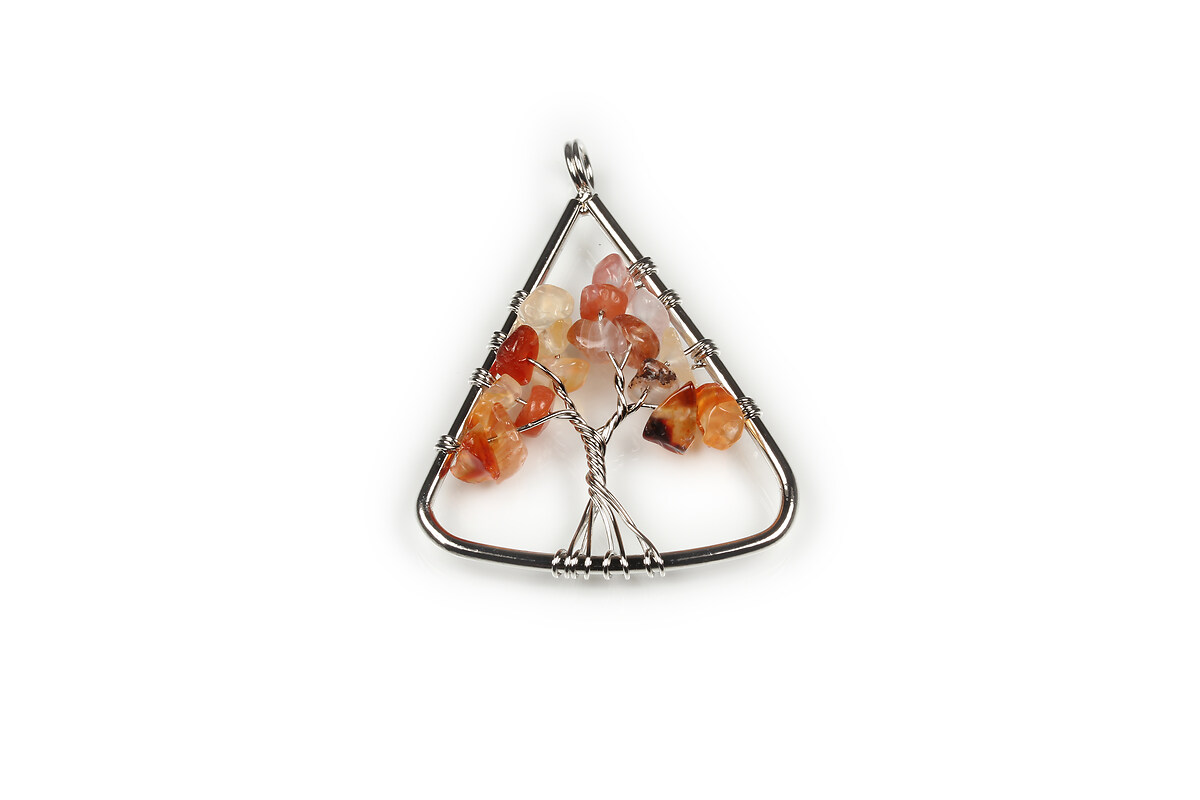 Pandantiv wire wrap argintiu inchis copacul vietii agate rosii