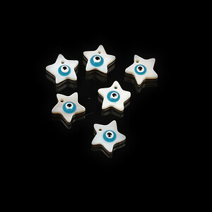 Charm sidef alb cu email bleu evil eye, stea 10x3mm