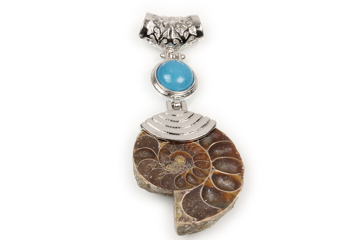 Pandantiv melc fossil si jad albastru in montura argintiu inchis 70x30mm