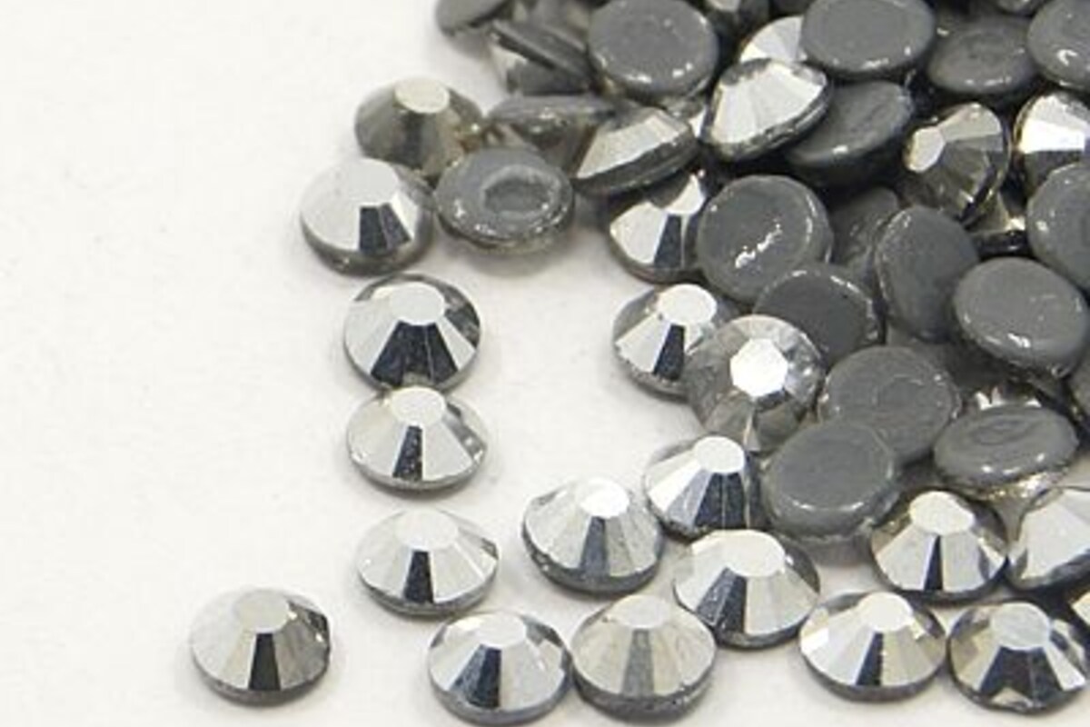 Strasuri cristal HOTFIX, marime SS8 (2,3-2,4mm), aprox. 1440 buc. - Jet Hematite