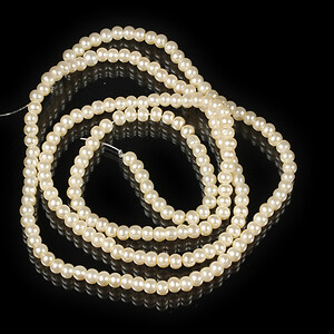 Sirag perle de sticla lucioase, sfere 3mm - alb crem (aprox. 190 buc.)