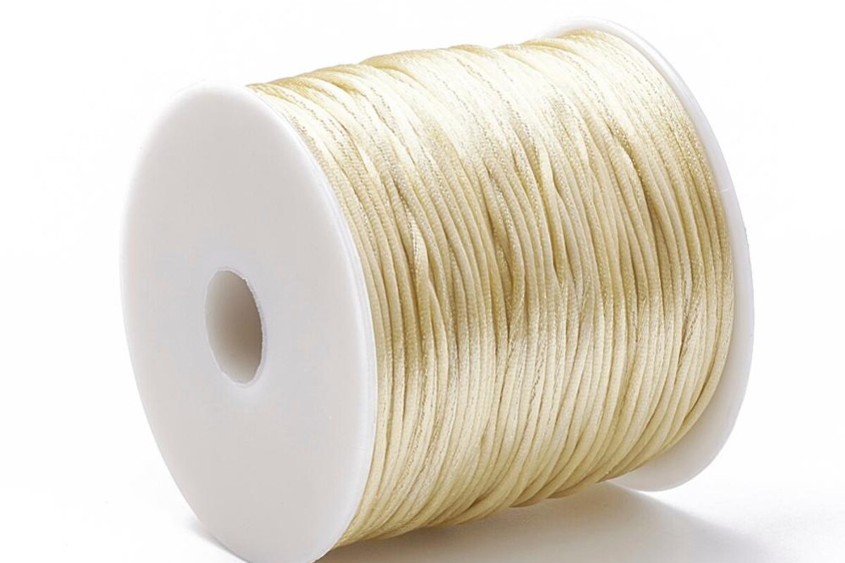 Snur satinat nylon grosime aprox. 1mm, rola de aprox. 70m - crem