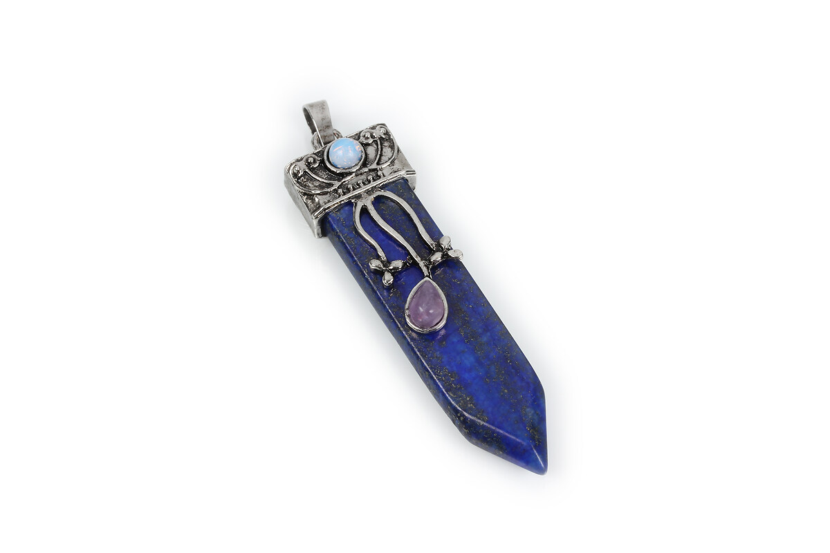 Pandantiv lapis lazuli sageata in montura argintiu antichizat cu ametist si opalit 58x18x12mm