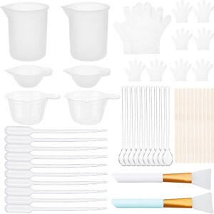 Kit pentru rasina ce include cani, recipiente silicon, pipete, manusi, pensule, lingurite (50 buc.)