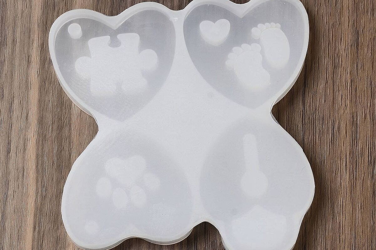 Matrita din silicon pentru pandantive din rasina, inima cu model, 117x111x9mm