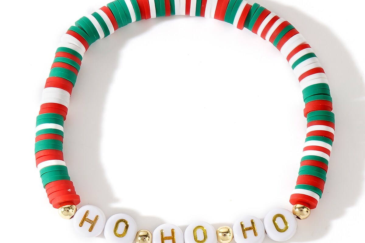 Bratara elastica cu margele Heishi in alb, rosu si verde, cu litere Ho-Ho-Ho potrivita pentru Craciun, lungime 17,5cm