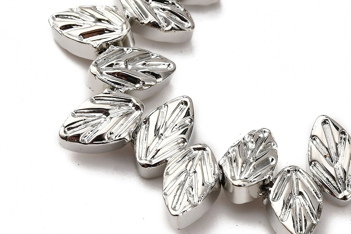 Sirag margele de sticla electroplacate frunza aprox. 7x11,5x4,5mm - argintiu platinat
