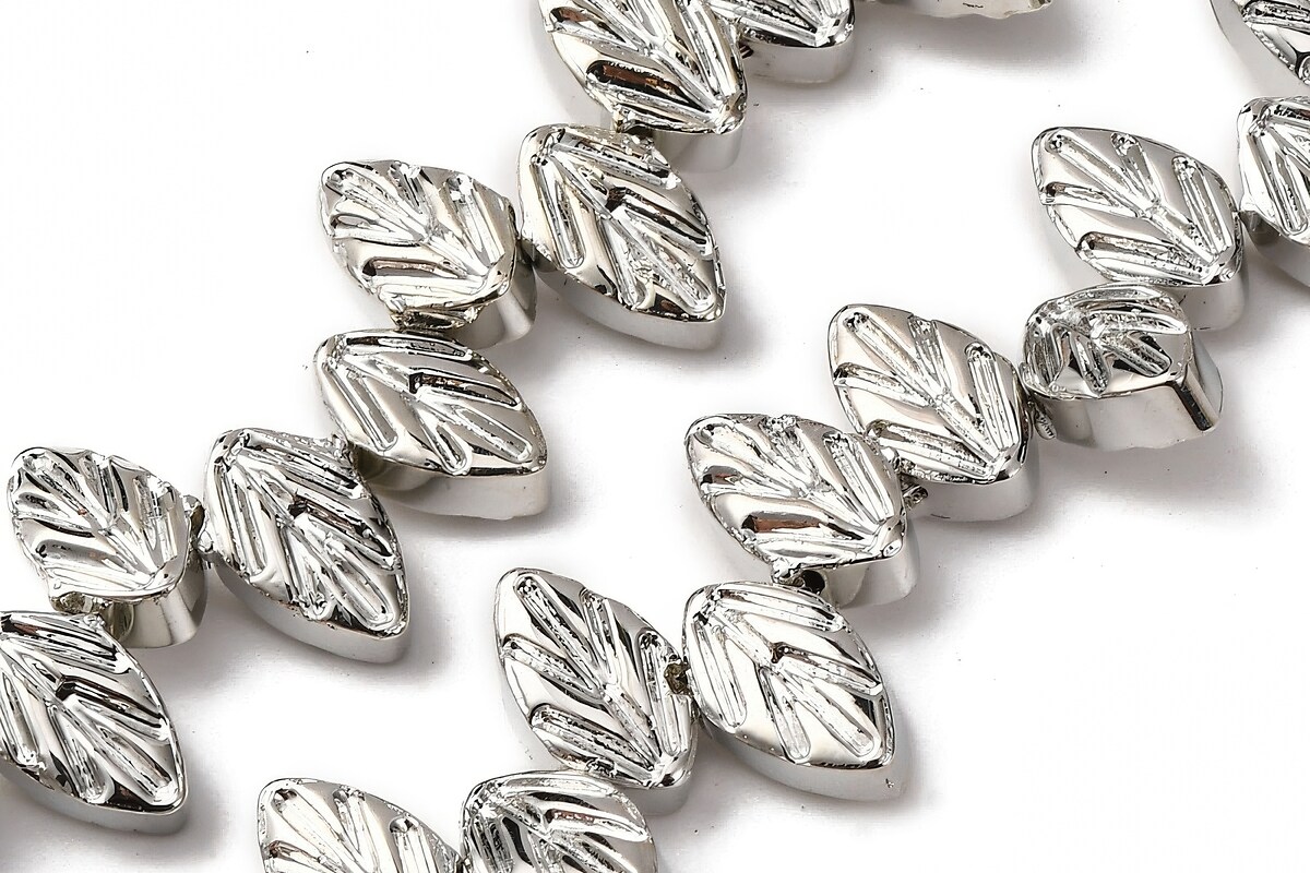 Sirag margele de sticla electroplacate frunza aprox. 7x11,5x4,5mm - argintiu platinat