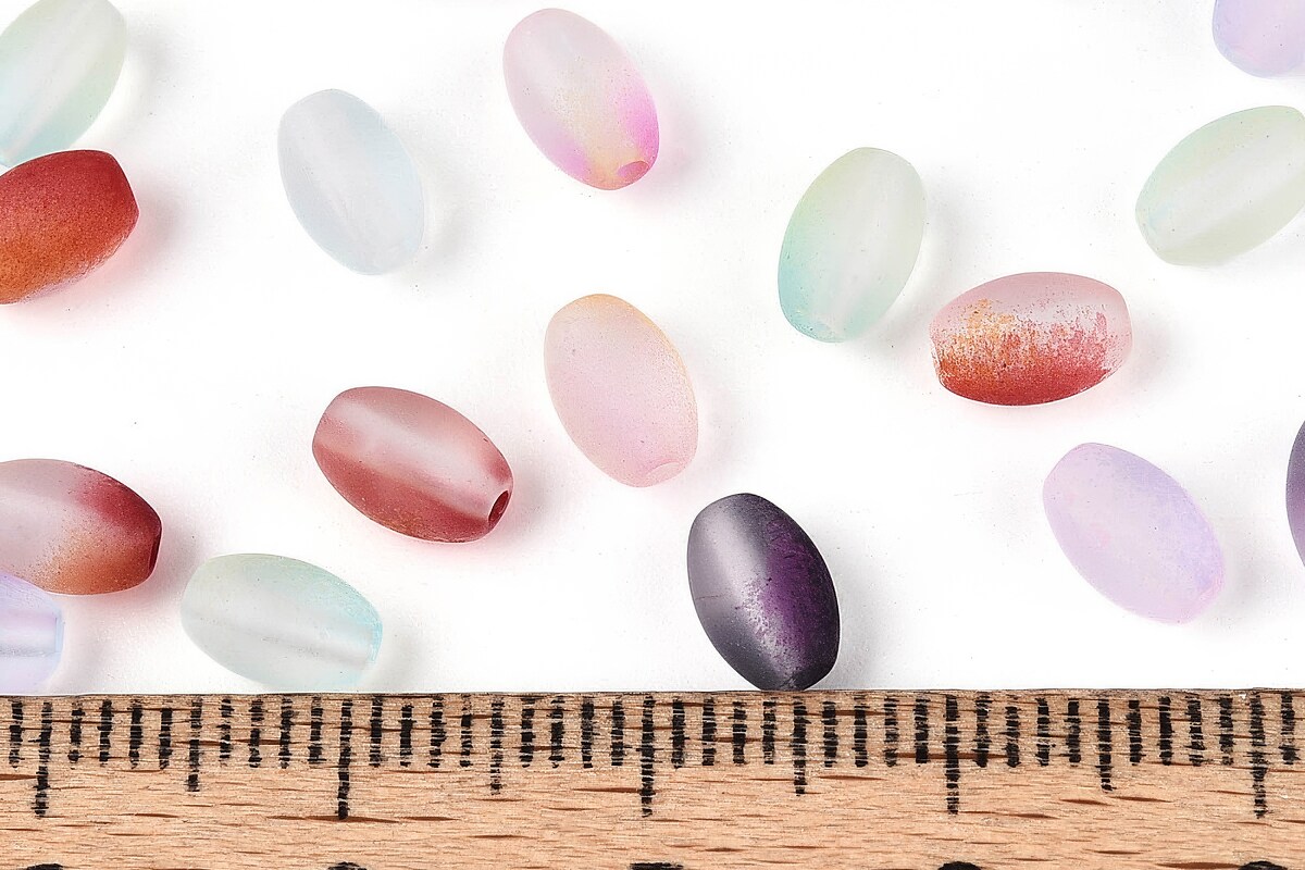 Margele de sticla frosted in doua culori, ovale 6,5x4-4,5mm - culori mix (10 grame)