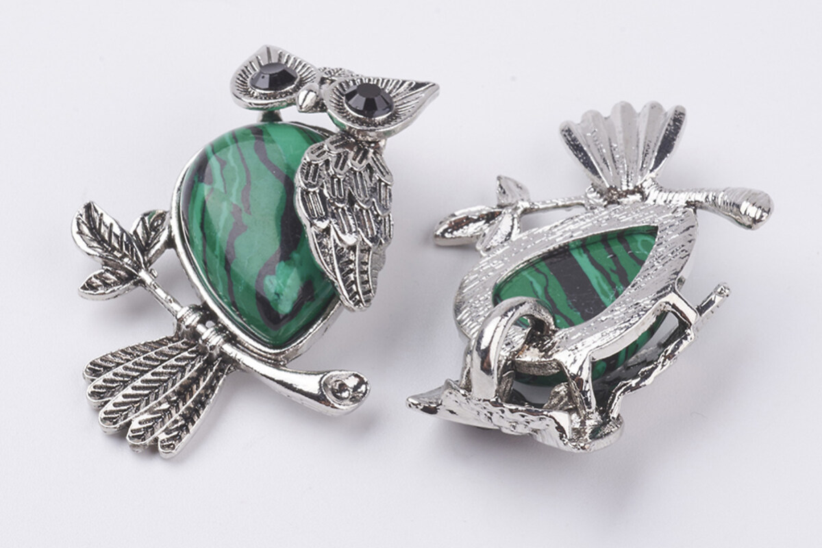 Pandantiv bufnita cu malachit, in montura argintiu antichizat, 46x35mm