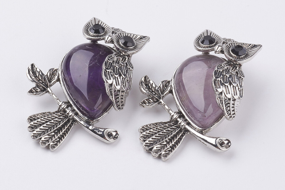 Pandantiv bufnita cu ametist, in montura argintiu antichizat, 46x35mm