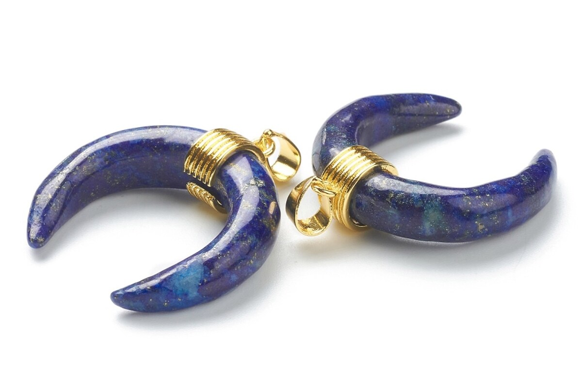 Pandantiv semiluna lapis lazuli, cu agatatoare aurie, 32x30mm