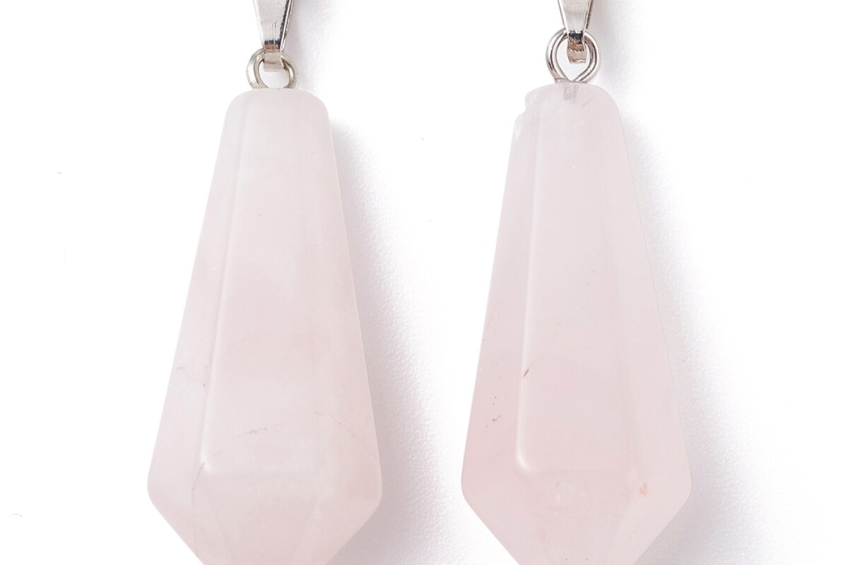 Pandantiv glont cuart roz, cu agatatoare argintiu inchis, 36x14mm