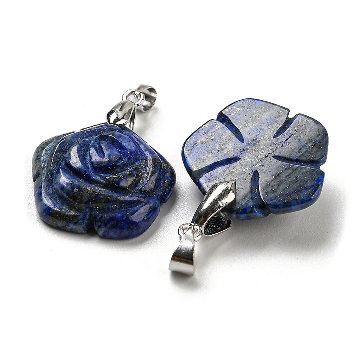 Pandantiv trandafir gravat lapis lazuli, cu agatatoare argintiu inchis, 30x22,5mm