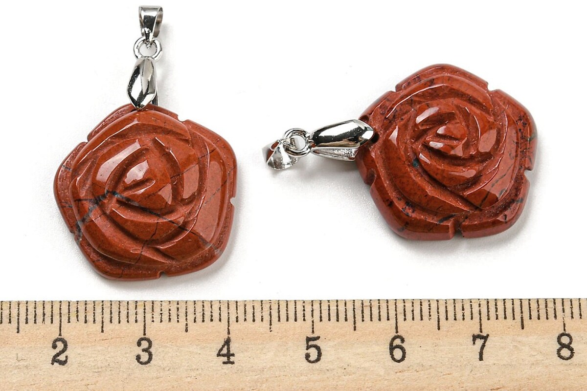 Pandantiv trandafir gravat jasp rosu, cu agatatoare argintiu inchis, 30x22,5mm