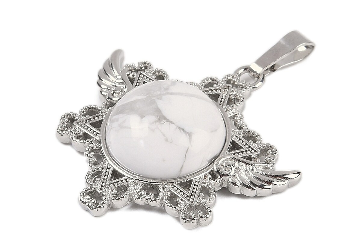 Pandantiv stea howlit alb, cu agatatoare argintiu inchis, 35x34mm