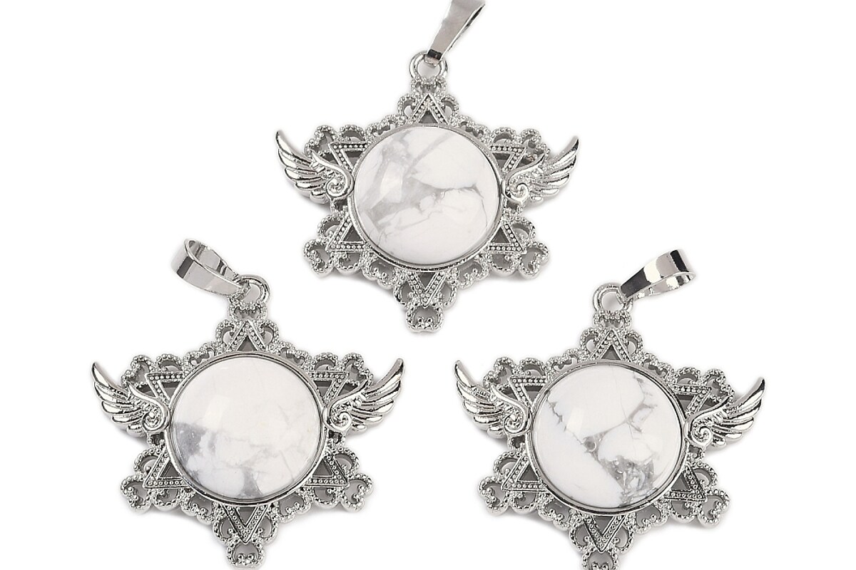 Pandantiv stea howlit alb, cu agatatoare argintiu inchis, 35x34mm