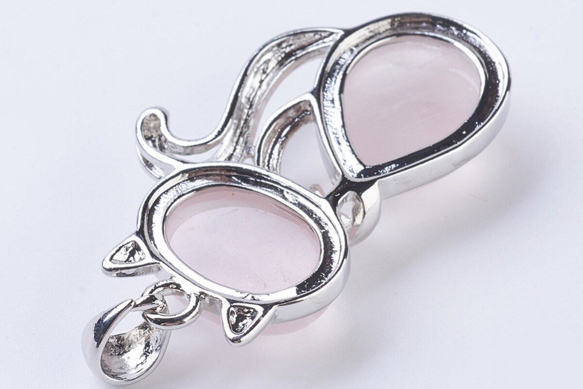 Pandantiv pisica cu cuart roz, cu agatatoare argintiu inchis, 45x27mm