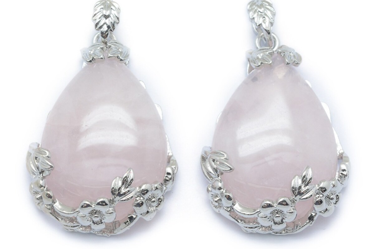 Pandantiv lacrima cuart roz, cu agatatoare argintiu inchis, 40,5x28mm