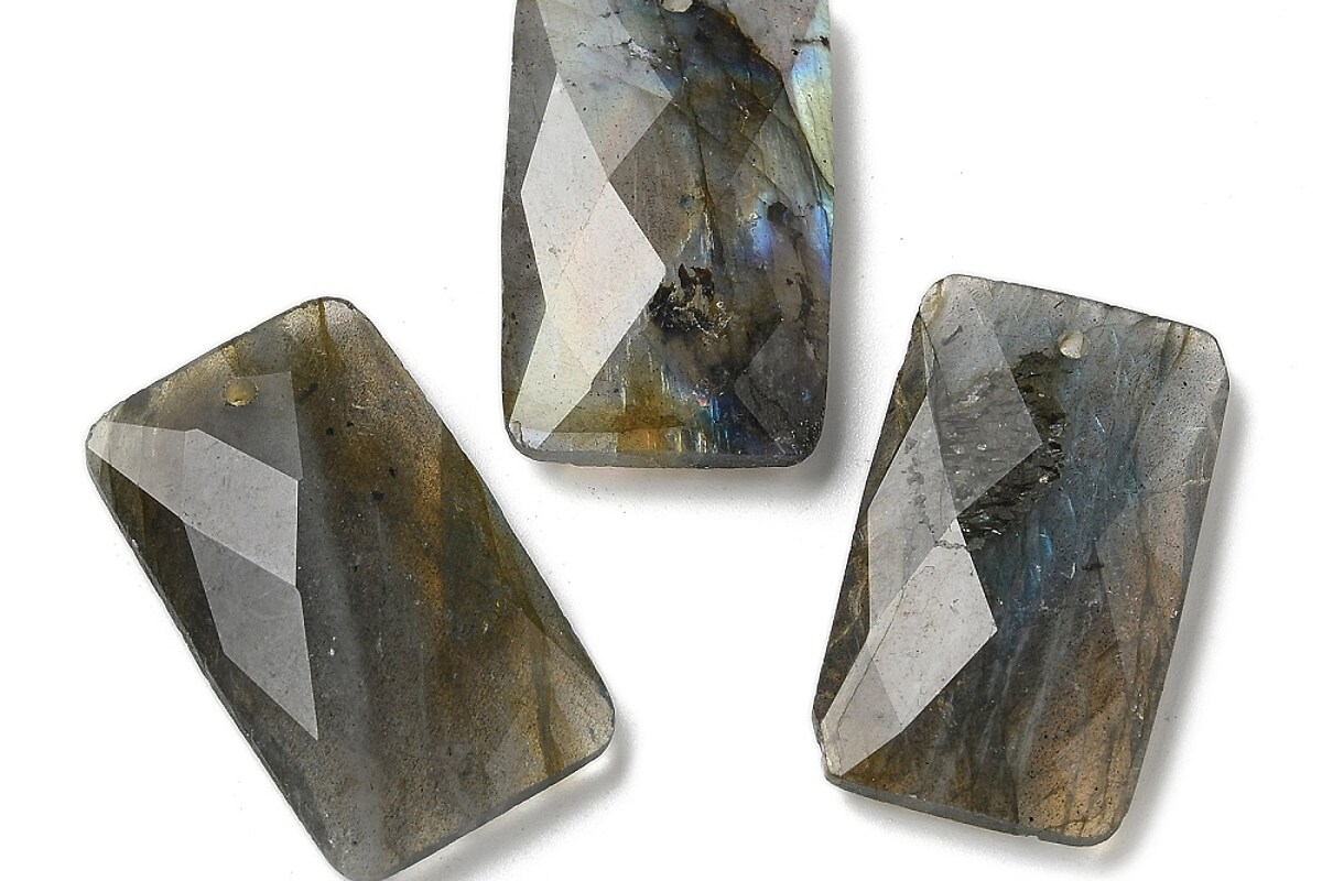 Pandantiv labradorit dreptunghi fatetat 30x18mm