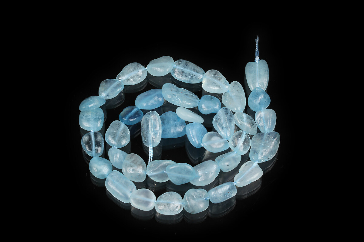 Margele aquamarine nuggets rotunjite 8-15x7-12mm (sirag)