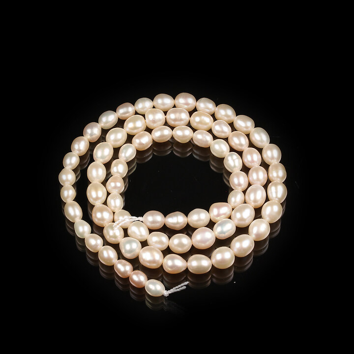 Margele perle de cultura crem 4-5mm (sirag)