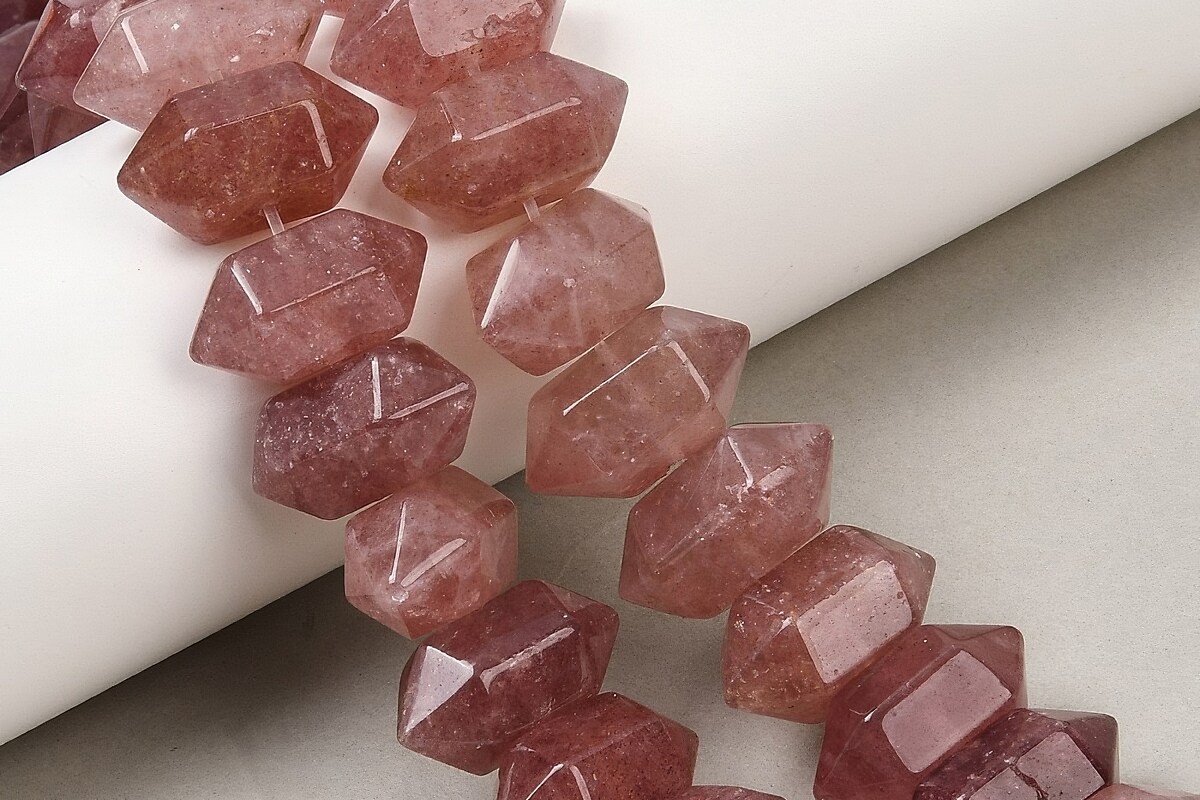 Margele Strawberry Cuart rondele mari fatetate 11x20mm (sirag scurt)