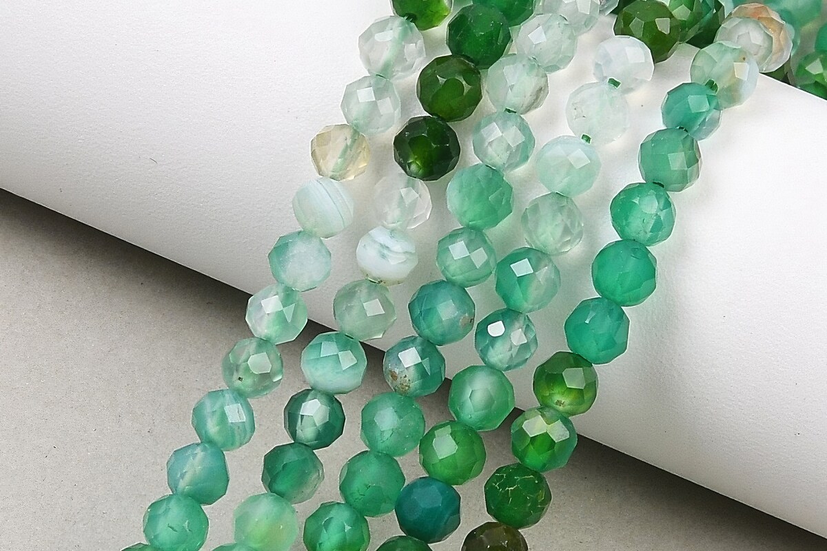 Margele onix verde sfere fatetate 4mm (sirag)