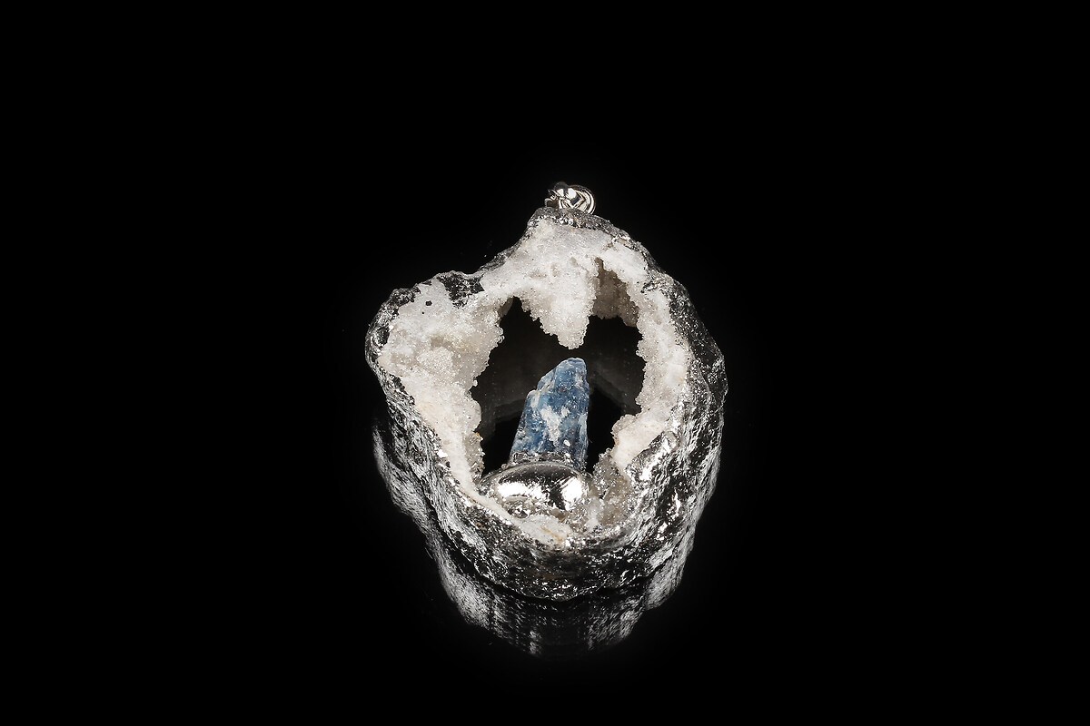 Pandantiv Druzy Agata cu Kyanite in montura argintie 44x34mm