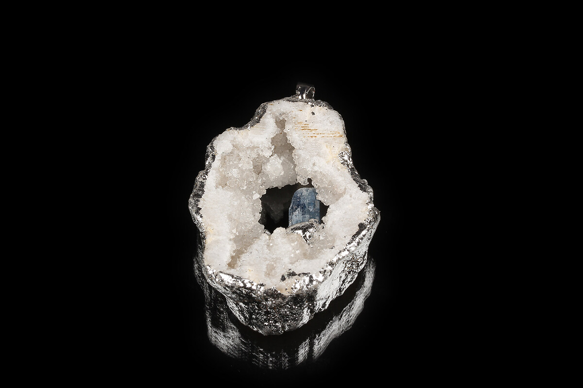 Pandantiv Druzy Agata cu Kyanite in montura argintie 50x35mm