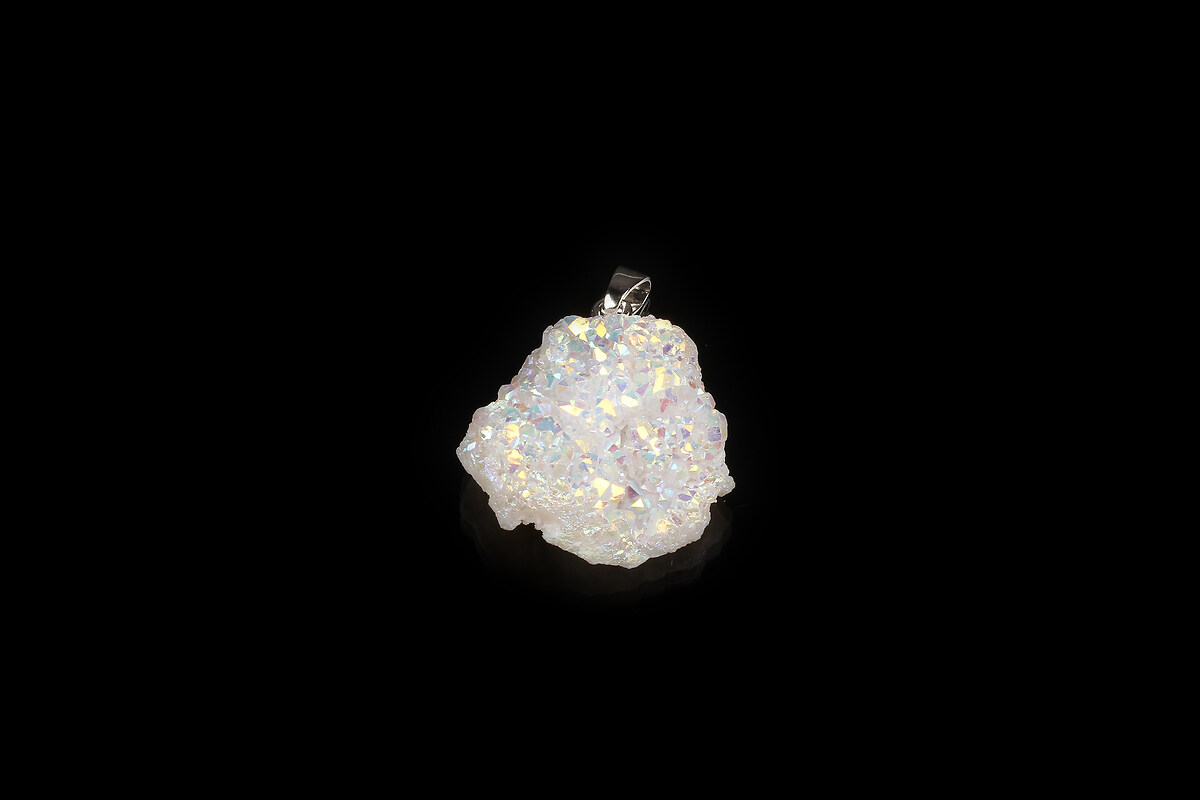 Pandantiv druzy agata naturala alba cu efect AB si agatatoare argintiu inchis 32x24mm