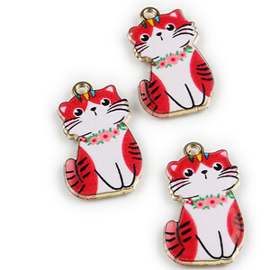 Charm mini pandantiv auriu emailat pisica 25x17mm - rosu