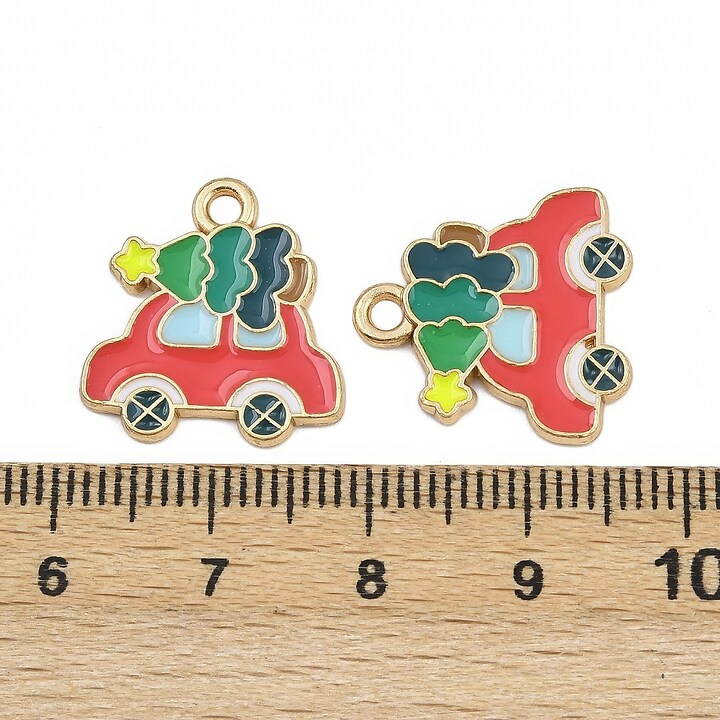 Charm auriu cu email, model Craciun, masina cu brad de Craciun 18x17mm