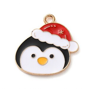 Charm auriu cu email, model Craciun, pinguin 22,5x22mm