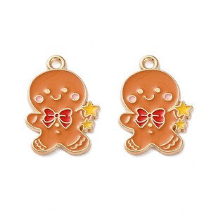 Charm auriu cu email, model Craciun, om the turta dulce 22x15mm