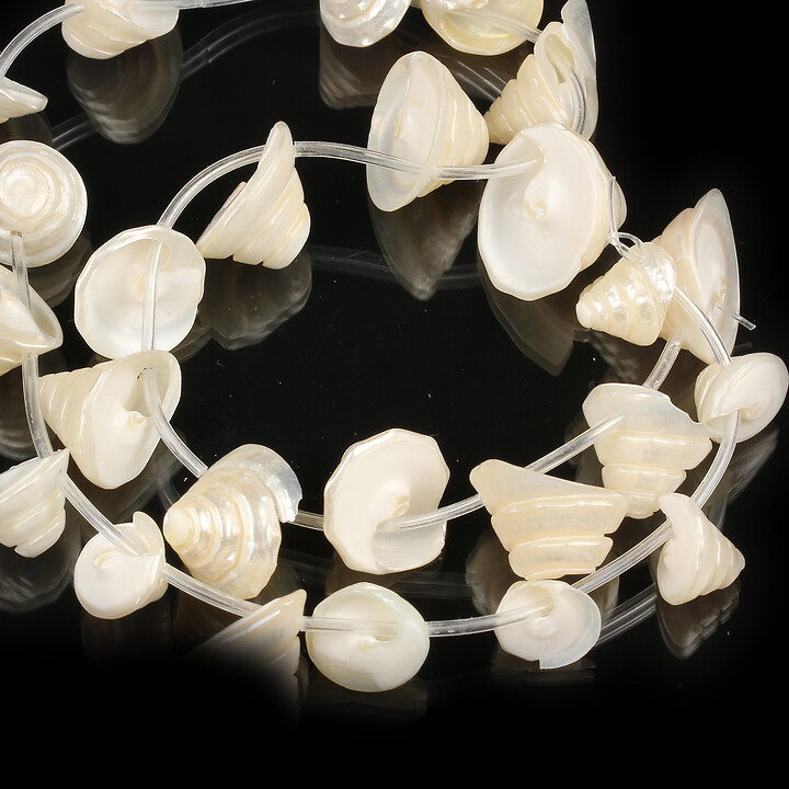 Margele sidef forma de melc 12-19x7,5-15mm (sirag) - crem