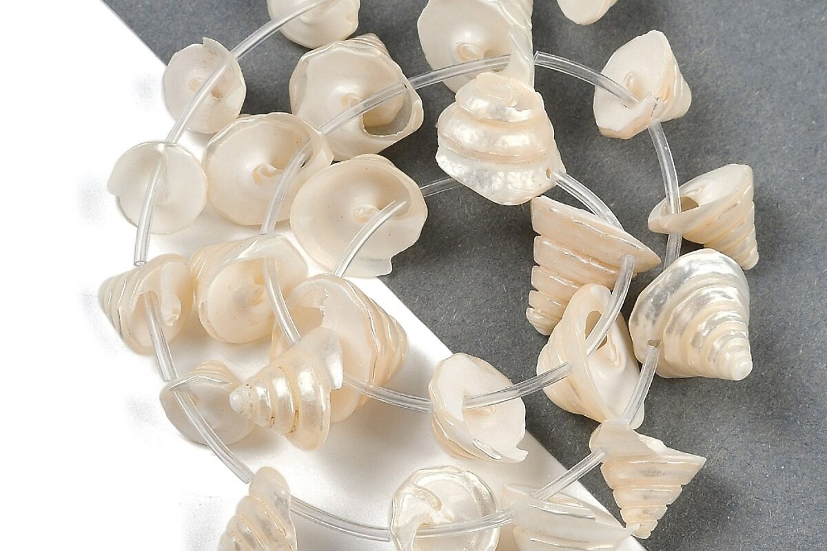 Margele sidef forma de melc 12-19x7,5-15mm (sirag) - crem