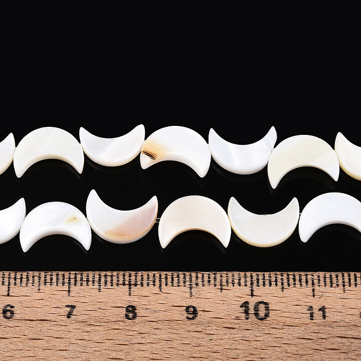 Margele sidef natural Freshwater Shell semiluna 11x8mm (sirag)