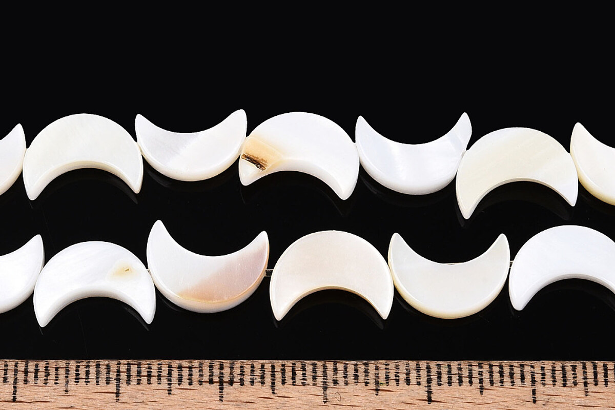 Margele sidef natural Freshwater Shell semiluna 11x8mm (sirag)